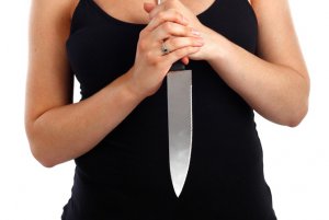 Жена ударила мужа ножом за то, что он отказался заниматься с ней любовью Жена ударила мужа ножом за то, что он отказался заниматься с ней любовью