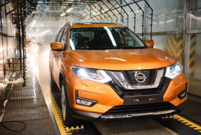   Nissan    2