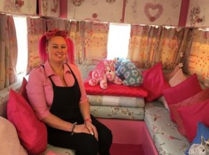  ,   Barbie,  5 
